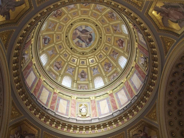 Kuppel der St. Stephans Basilica Budapest